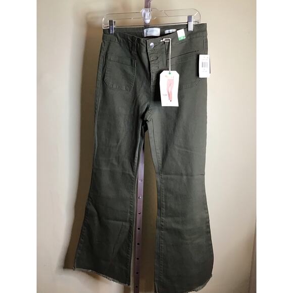 Re Generation Women Mid Rise Flare “Flower” Army Green Pants Sz. 11/30 NWT - Picture 4 of 11